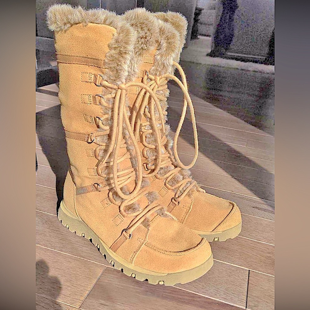 Sketchers Boots Sz 7 Excellent Condition Ladies Footwear